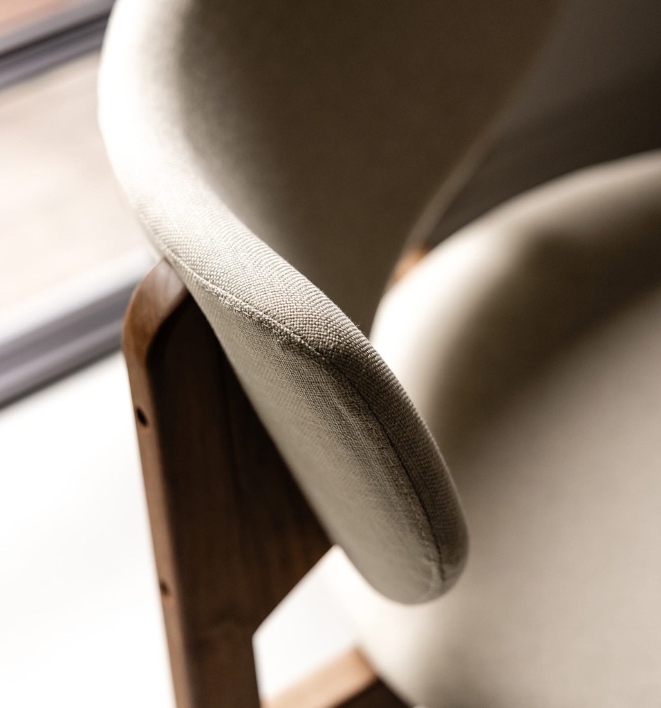 Mila Lounge Chair