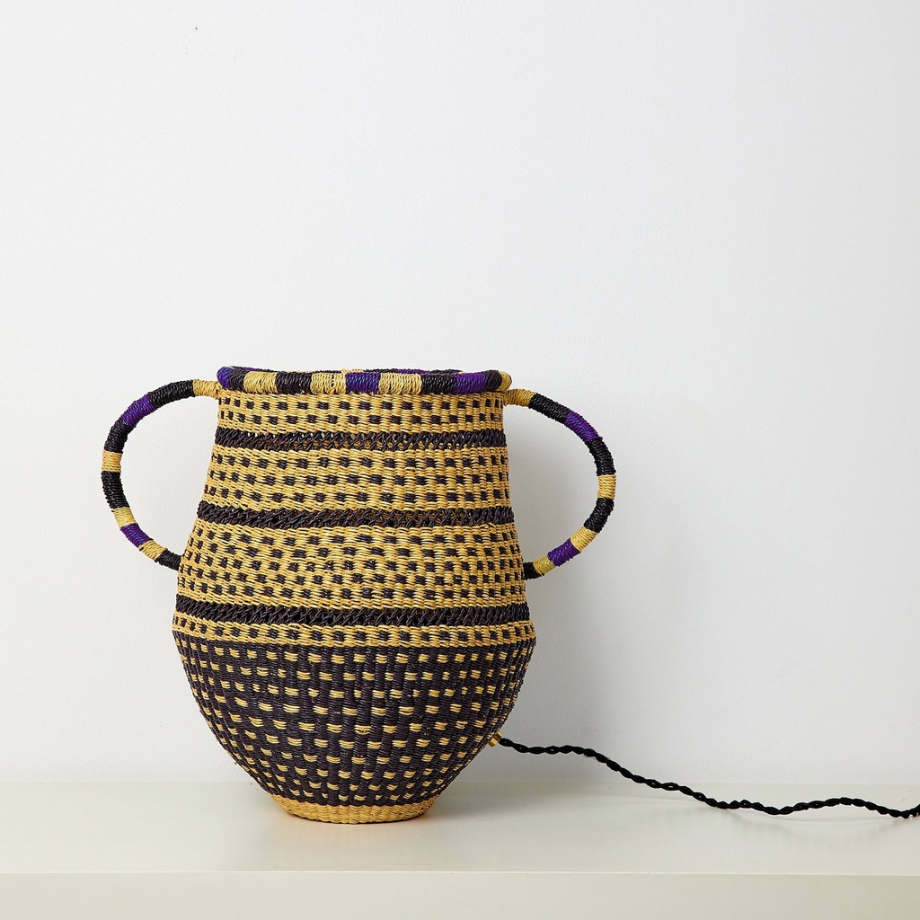 Hand On Hip Dot Large hand woven table lamp with basket - Golden Editions